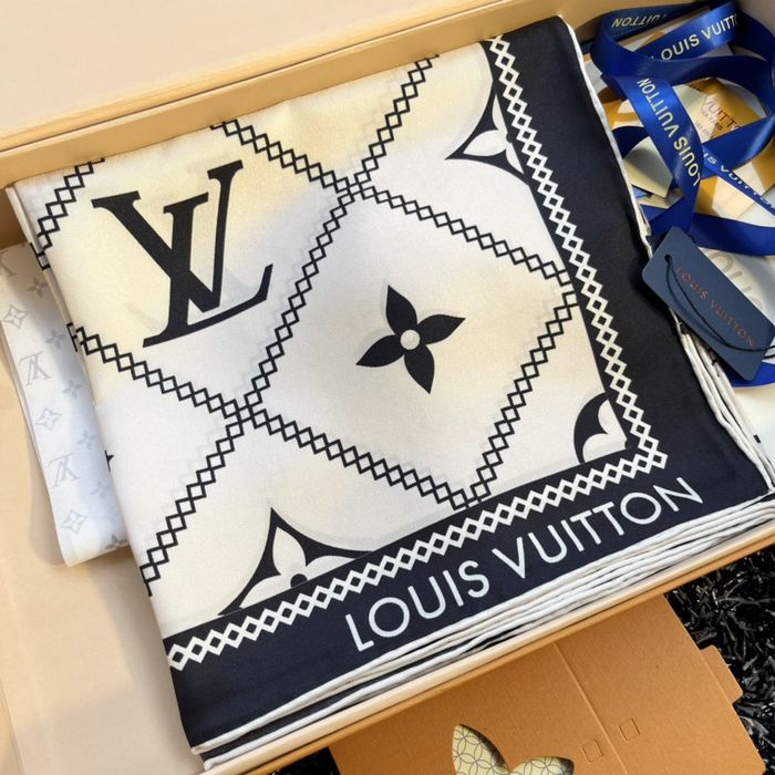 Louis Vuitton Scarf LVS00082